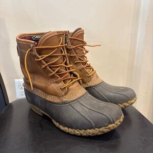 Woman’s lined LL bean boots